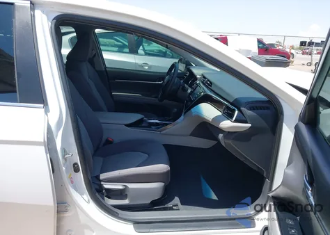 2018 Toyota Camry Hybrid Le z USA, uszkodzony, nr VIN 4T1B31HK4JU500809